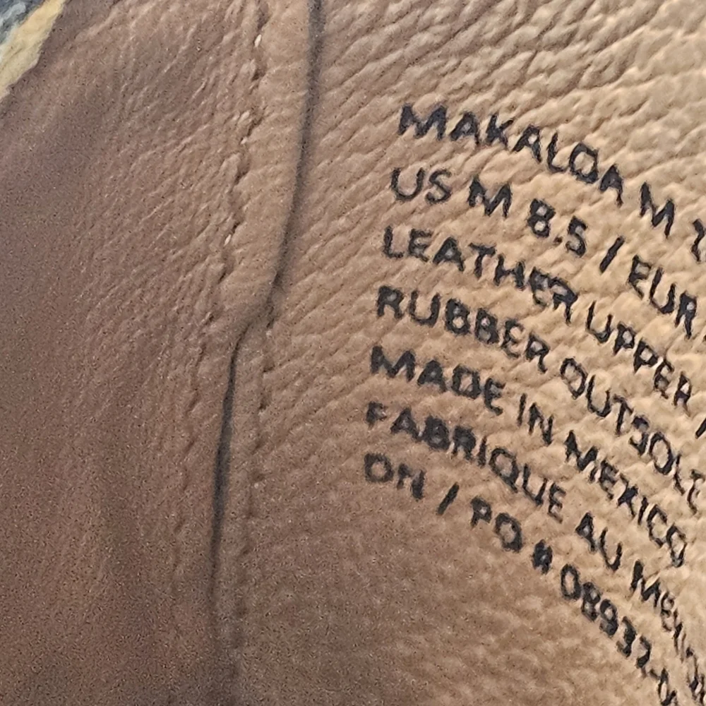 OluKai Men's Leather Makaloa Chukka Chelsea Black Boots 8.5 READ DESCR. Flaw‎